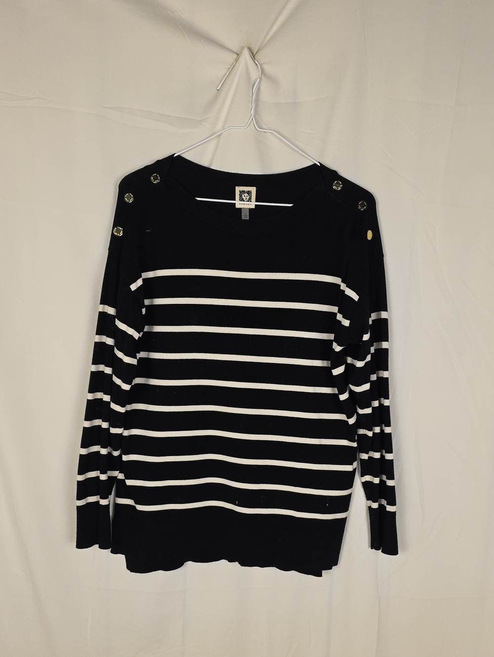 Anne Klein Black & White Lion Logo Knit Top